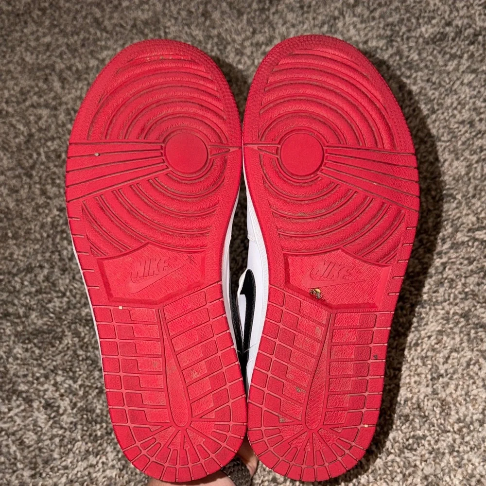 Nike Air Jordan 1 Low Men’s 7.5 Red Black White - Picture 10 of 13